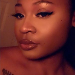 Meet your Posher, Courtnie